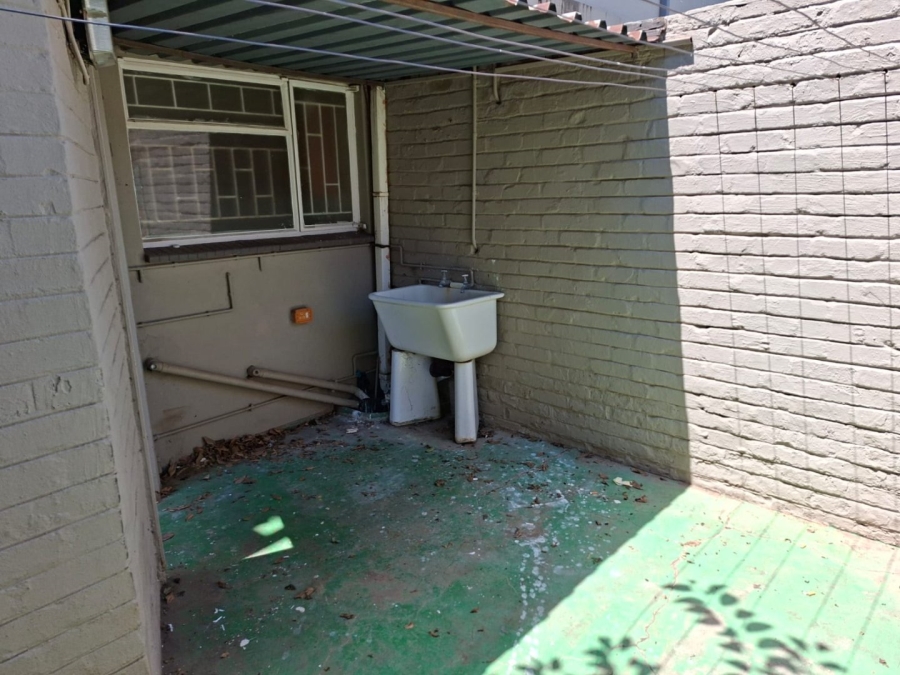 To Let 2 Bedroom Property for Rent in Adamayview North West